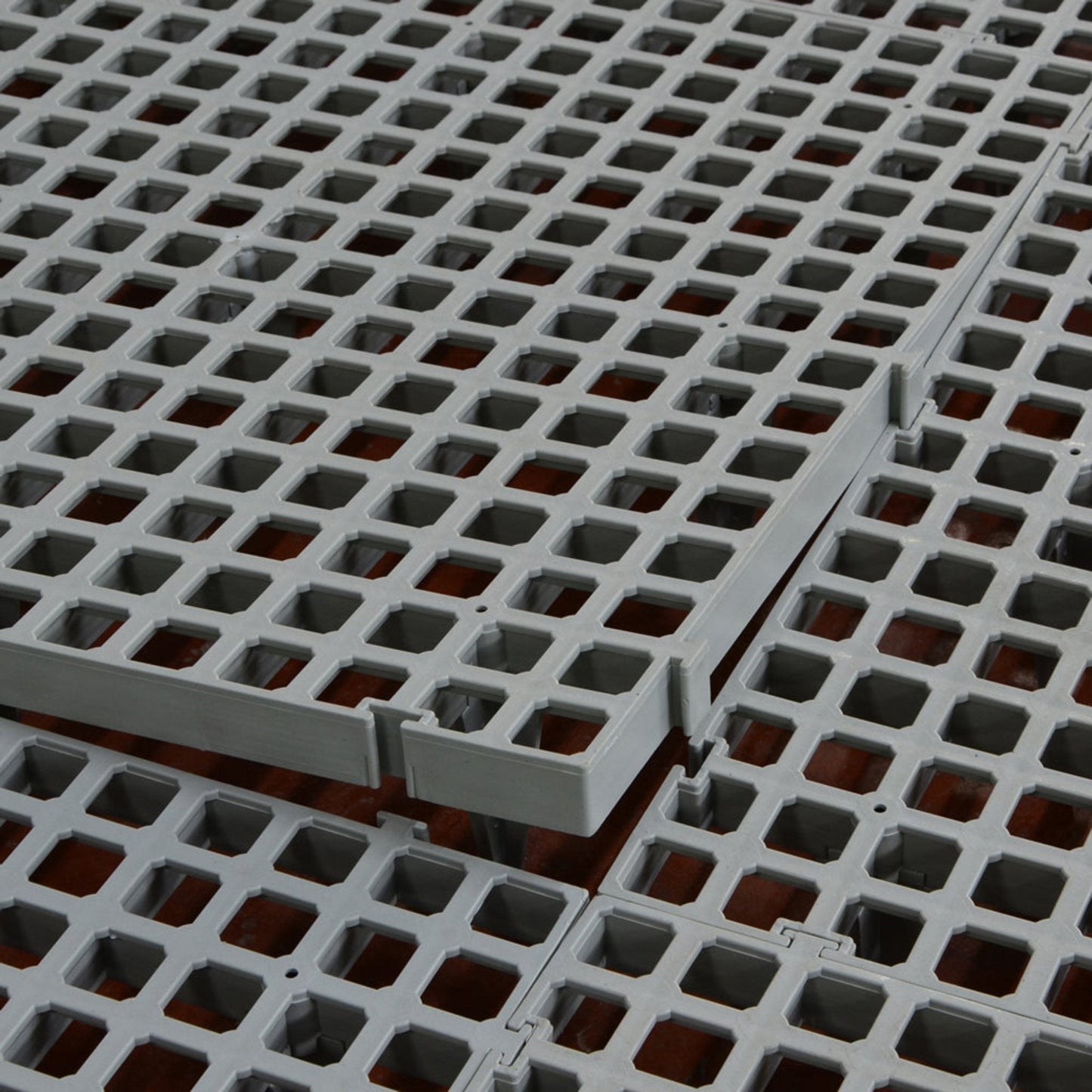 Slat Flooring - Large Hole (Legs: Long)
