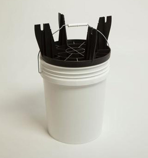 THE ORIGINAL BUCKETSTOOL