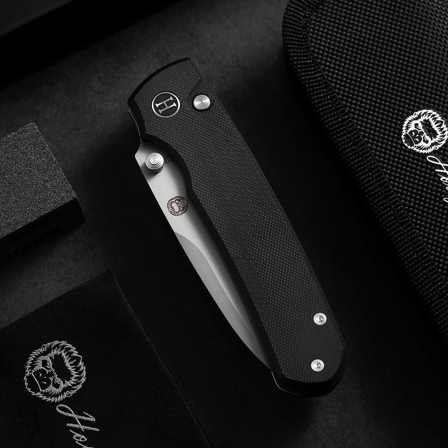 The Loyalist Folding Pocket Knife Giftset for Men and Women (Sand and Black)