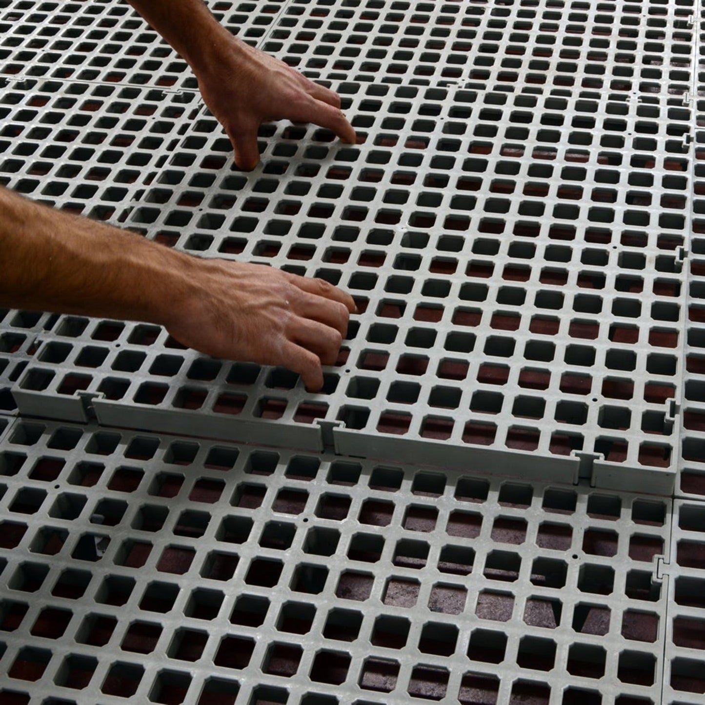 Dog Kennel Flooring - Larger Holes (No Legs)