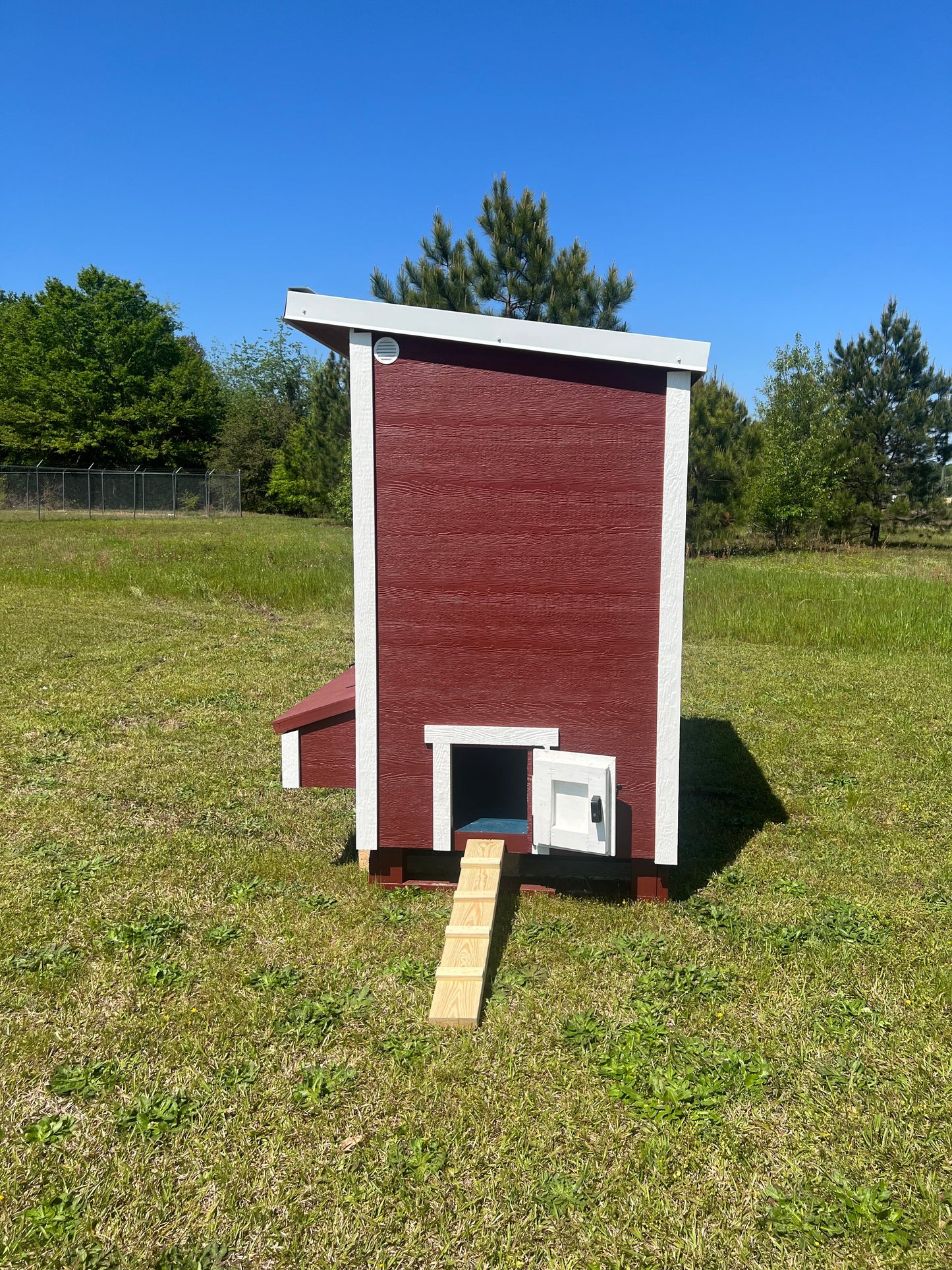 Walk-In Chicken Coop — Up to 18 Chickens