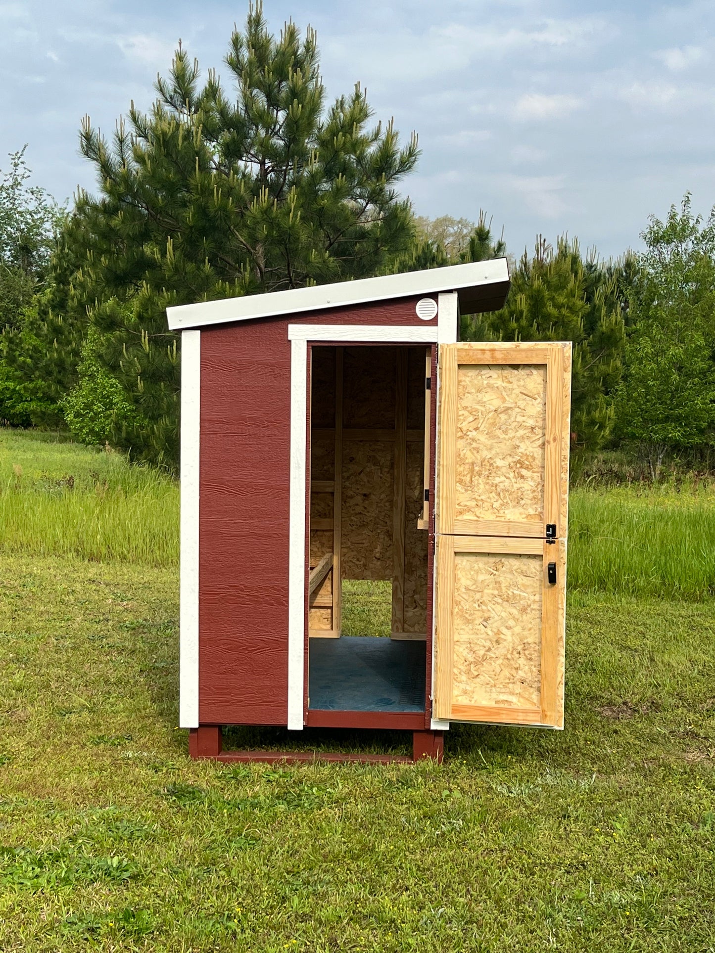 Walk-In Chicken Coop — Up to 18 Chickens