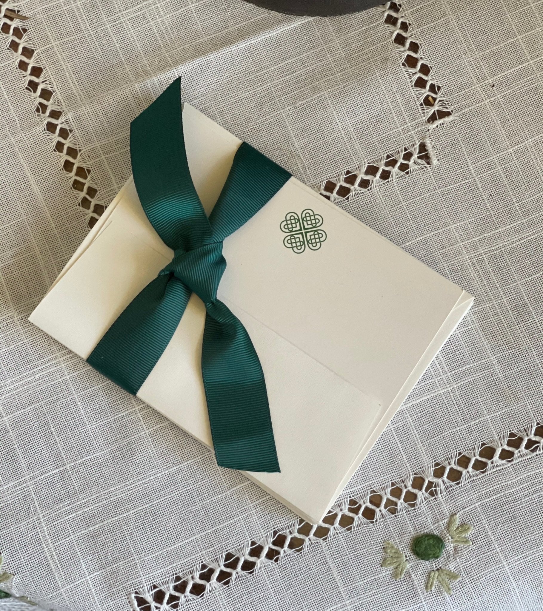 Irish Note Card Boxed Celtic Knot Stationery - Irish Note Cards and Envelopes (10 ...