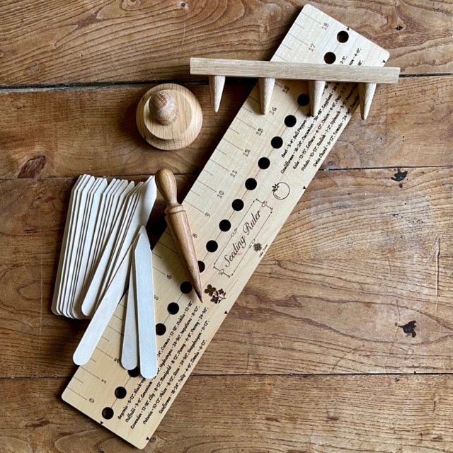 Garden Gift Set - American Hardwood Seed and Bed Ruler, Dibblers, Pot ...