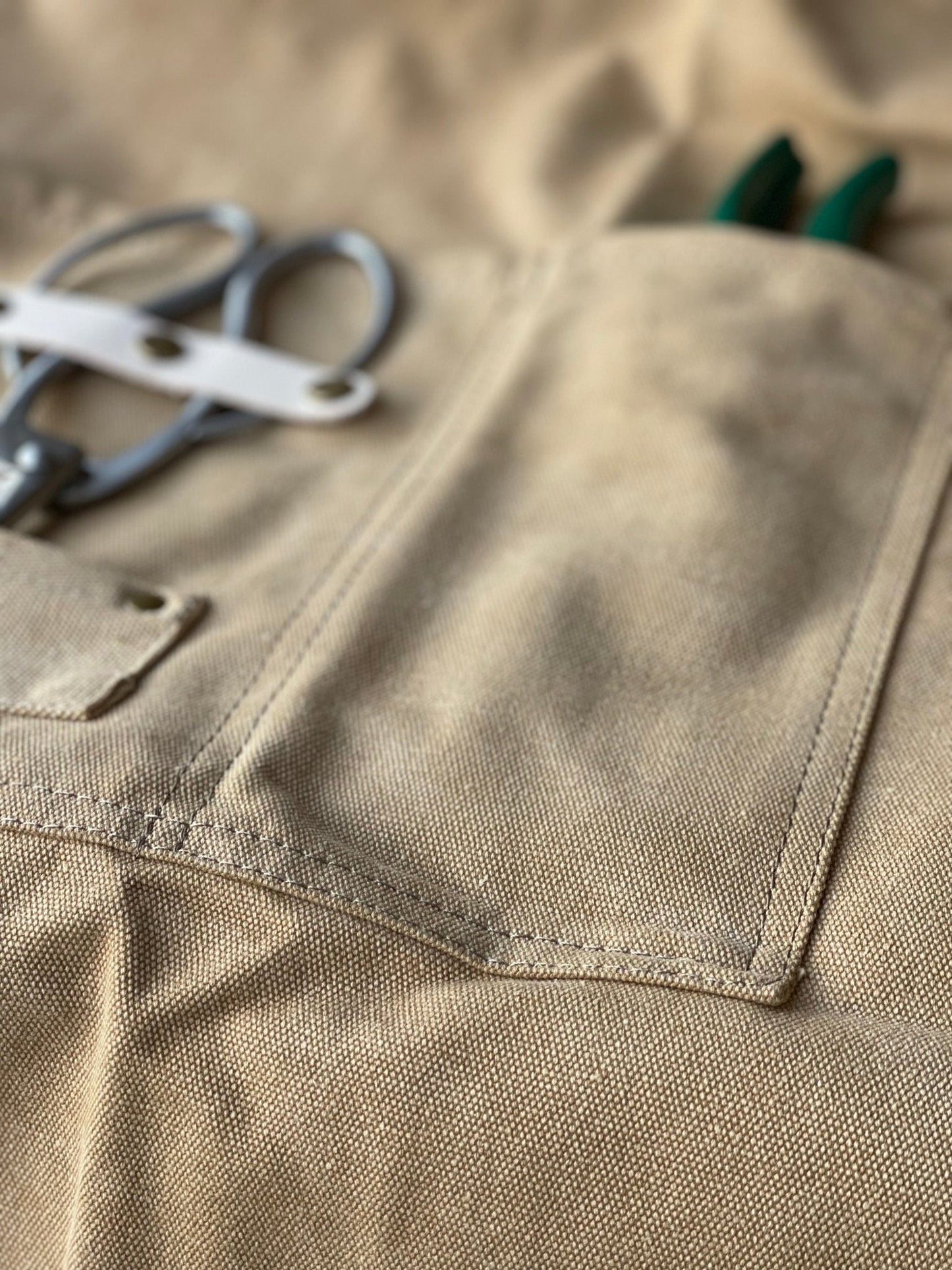 Gardening Apron — Waxed Canvas Apron with Pockets