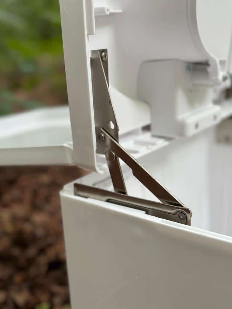 Stainless Steel Hinges - not necessary after 2023