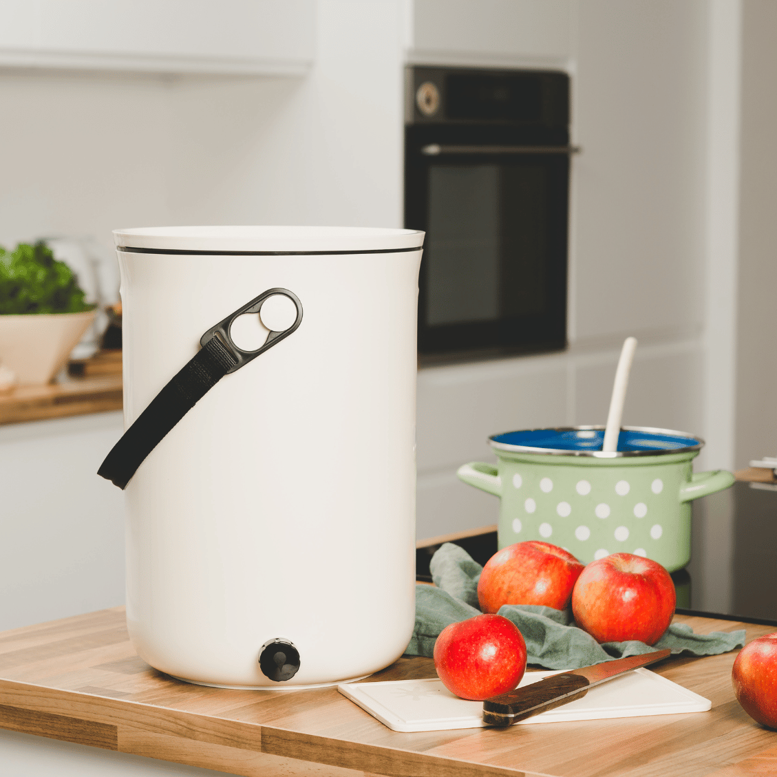 Bokashi Kitchen Compost Bin 2.5 gal. – Mother Earth News